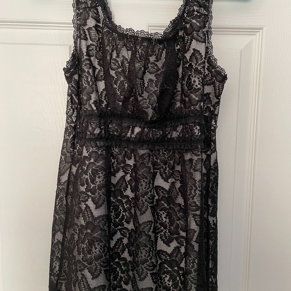 Maurice’s Sleeveless lace blouse
